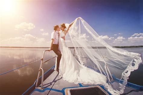 Tying The Knot Literally 7 Tips For The Perfect Yacht Wedding Cozmo Yachts Excellence In