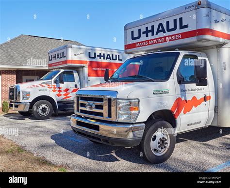 Uhaul Moving Truck Hi Res Stock Photography And Images Alamy