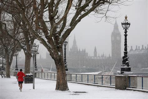 Uk Weather Snow Warnings Issued And Possible Showers In London As Amp 39 Winter Freeze Amp 39 Begins