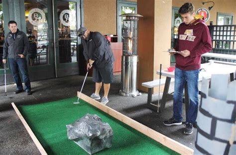 United Way S Putt Putt Pour Fundraiser Is Back In The Valley Etcetera