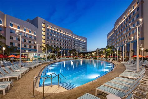 Universal S Endless Summer Surfside Inn Amp Suites Orlando Hotels Undercover Tourist