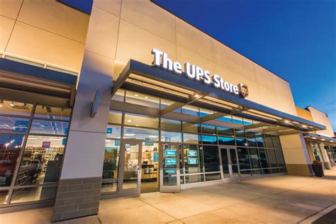 Ups Store Franchise Costs Fees Earning Stats 2022