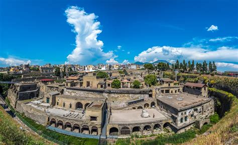 Vesuvius Herculaneum And Pompeii With Archeological Guide In Sorrento