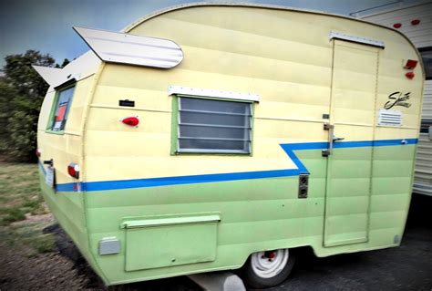 5 Vintage Trailers