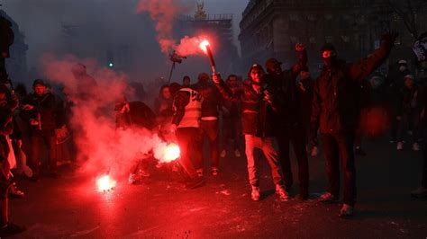 Warning For Australian Tourists As Protests Cause Chaos In Paris News