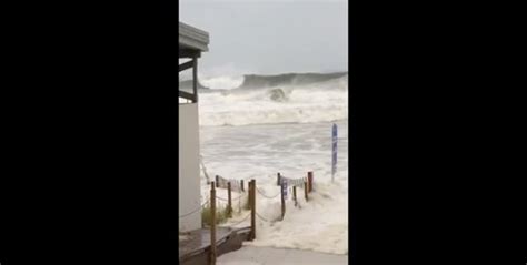 Watch Hurricane Michael S Storm Surge Hits Destin Beach Florida The