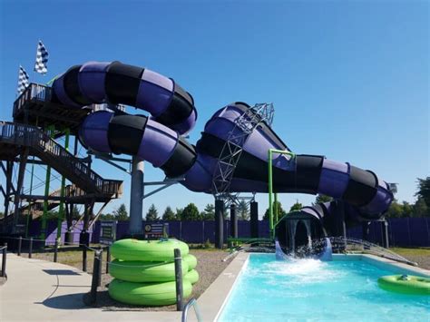 Waterparks In New Hampshire Slides Lazy Rivers And Wave Pools