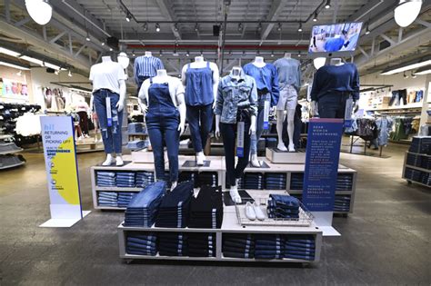 We Tested The New Old Navy In Store Experience And We Are Sharing Our