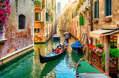 What To Know About Gondola Rides In Venice Italy