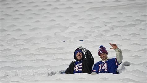 Whiteout Conditions In Buffalo New York Force Travel Ban And Bills