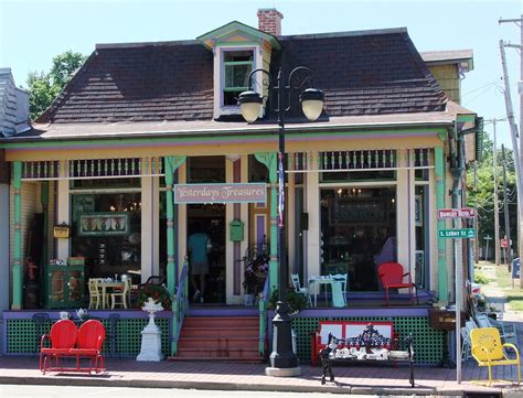 Yesterdays Treasures Victorian Resale Shop Fenton Mi By Ontheweb In